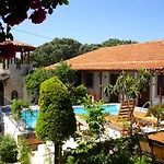 Akropolis 3* Бергама