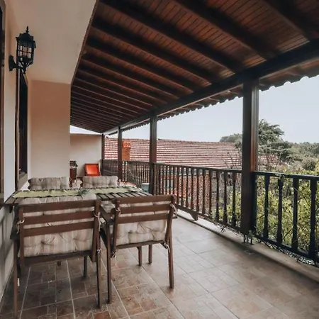 Akropolis ホテル 3*