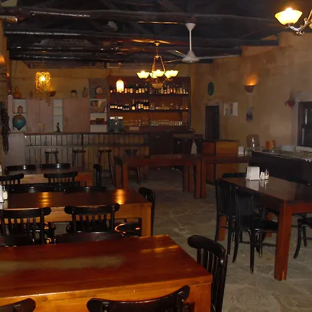 Akropolis ホテル 3*