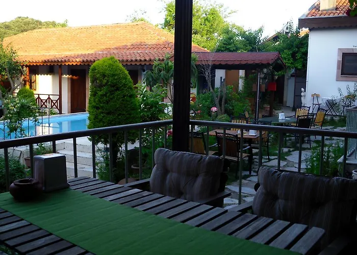 Akropolis 3* ברגאמה