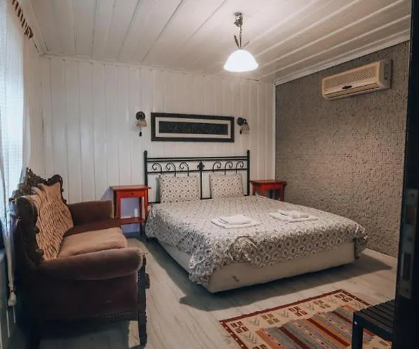 Akropolis 3* ברגאמה